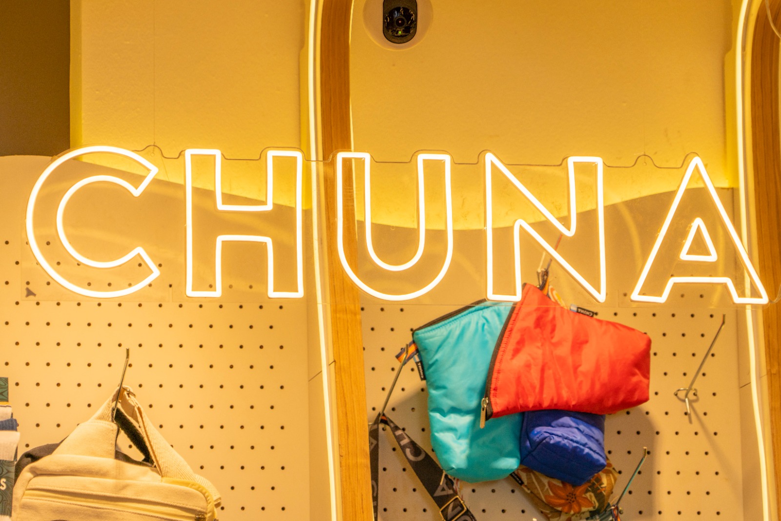 NOTICIAS CAMPANA:Abella visitó la nueva tienda CHUNA que abrió en Campana